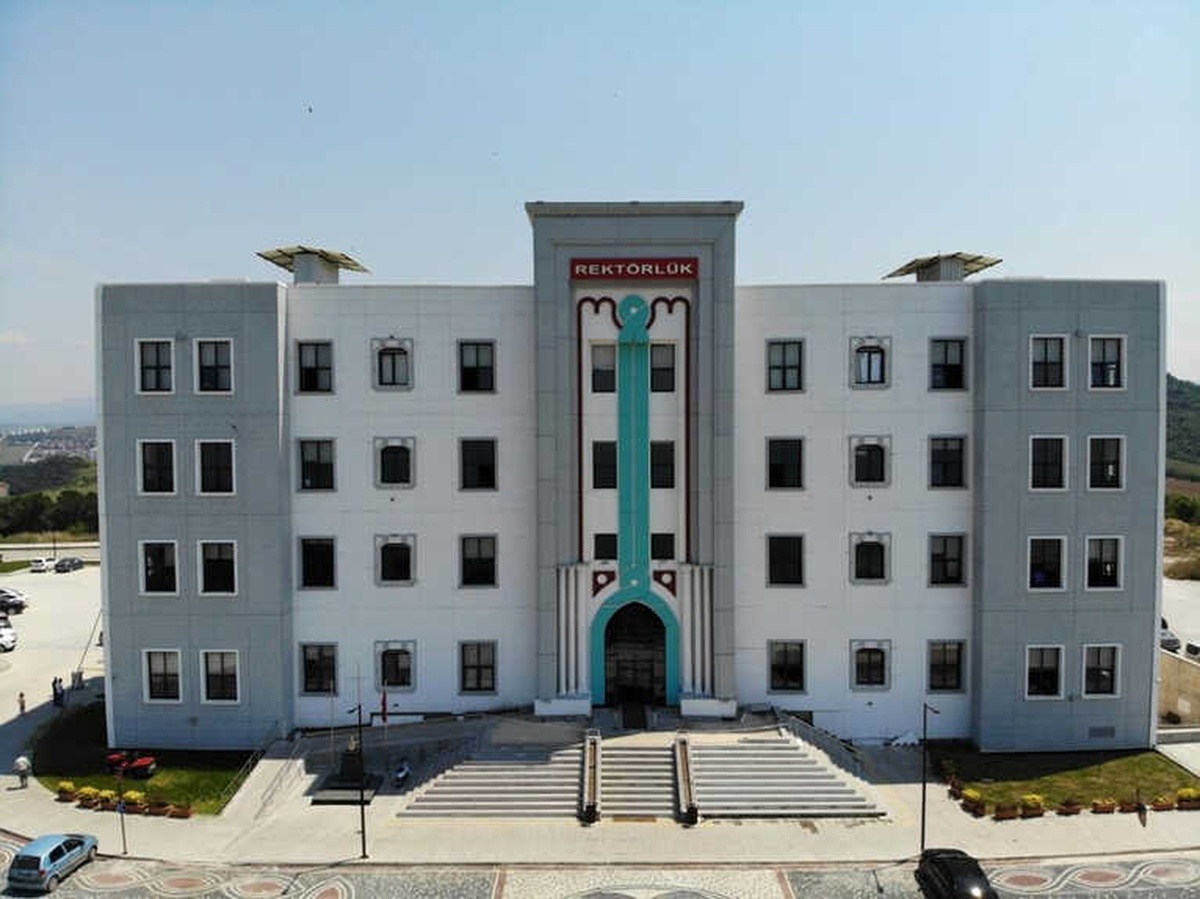 Yalova\'ya 4 Yeni Fakülte