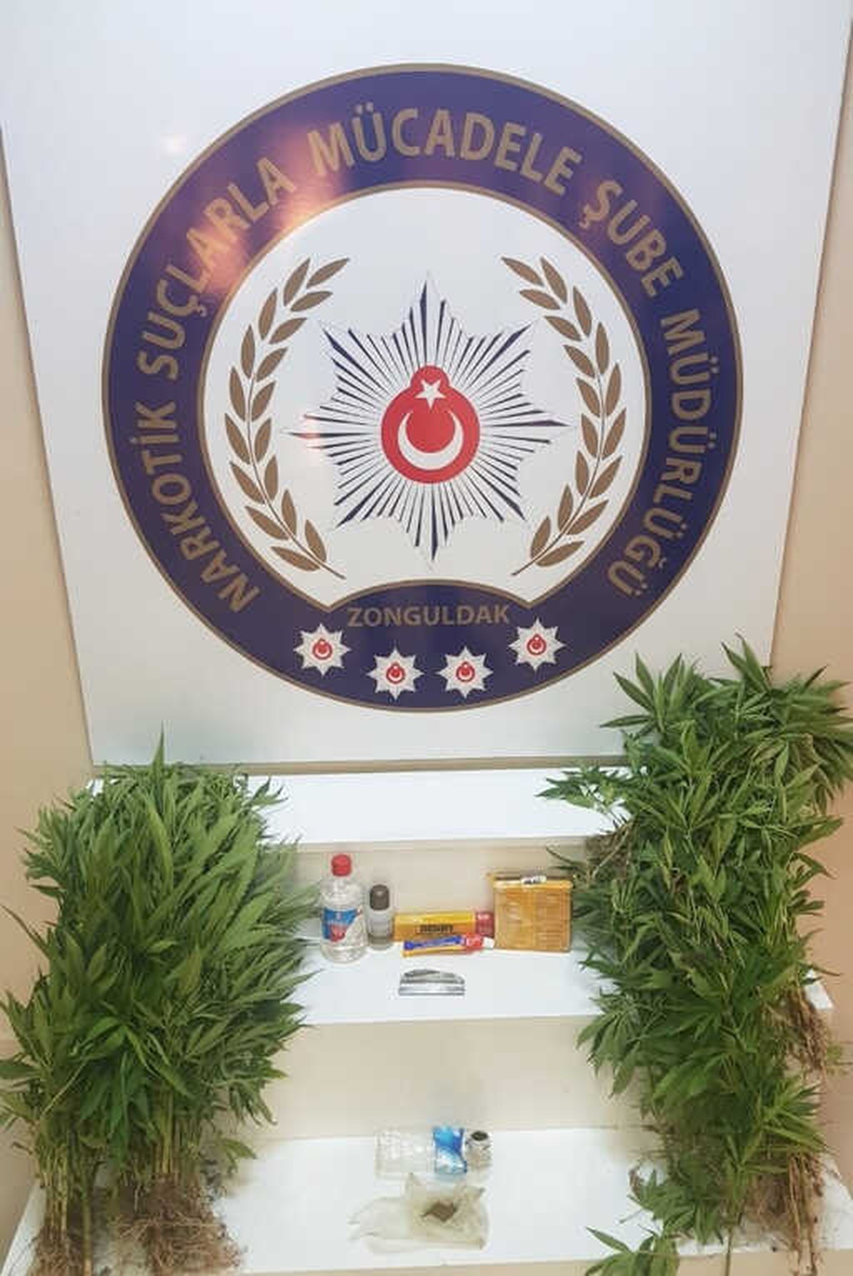 Zonguldak\'ta Uyuşturucu Tacirlerine Büyük Darbe
