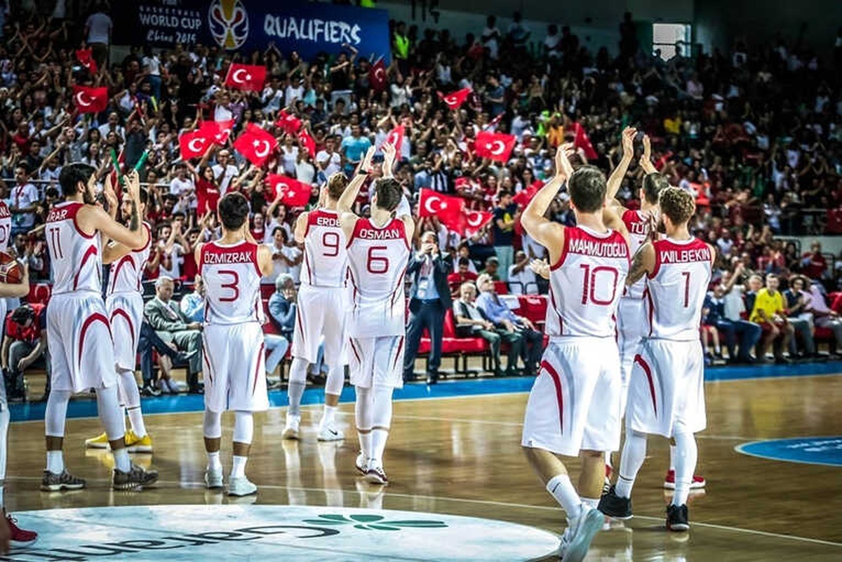 A Milli Erkek Basketbol Takımı 1 Basamak Yükseldi