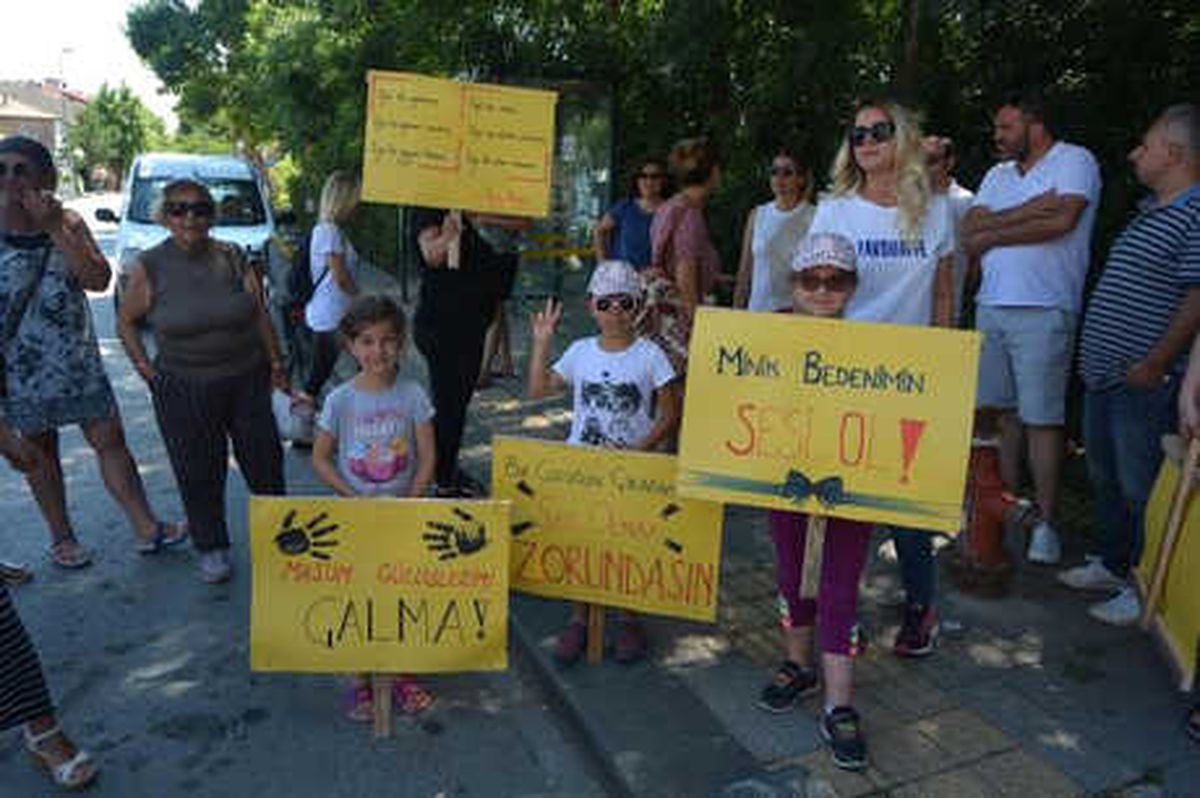 Ağva\'da Çocuk İstismarı ve Cinayetlerini Protesto Yürüyüşü