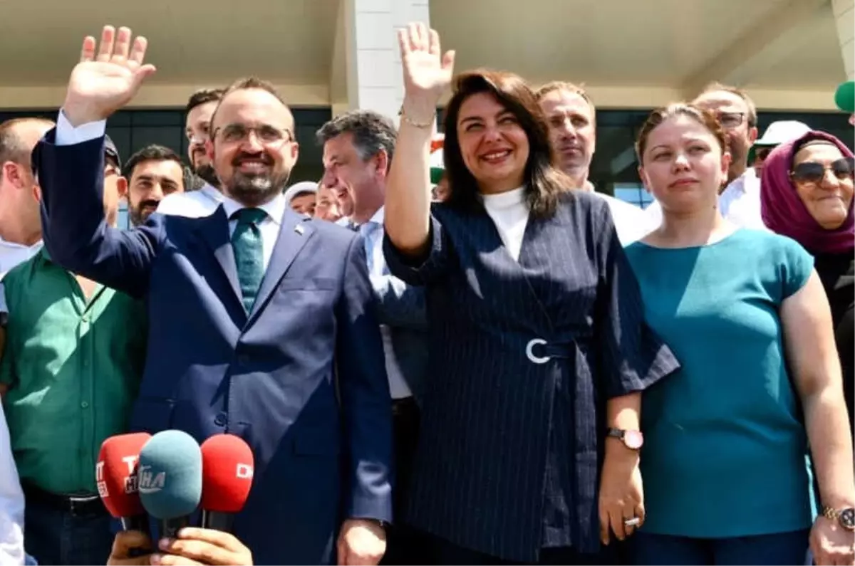 AK Parti\'li Vekiller Mazbatalarını Aldı