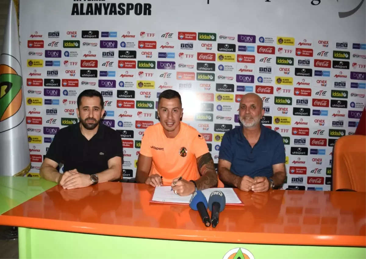 Alanyaspor, Emre Güral\'ı Renklerine Bağladı