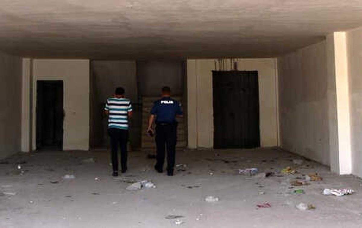 Antalya\'da Çürümüş Erkek Cesedi Bulundu