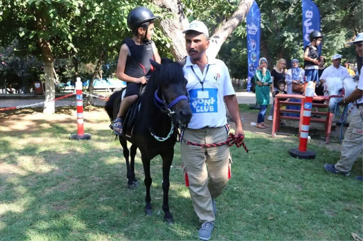 Atatürk Parkı\'nda Pony Şöleni