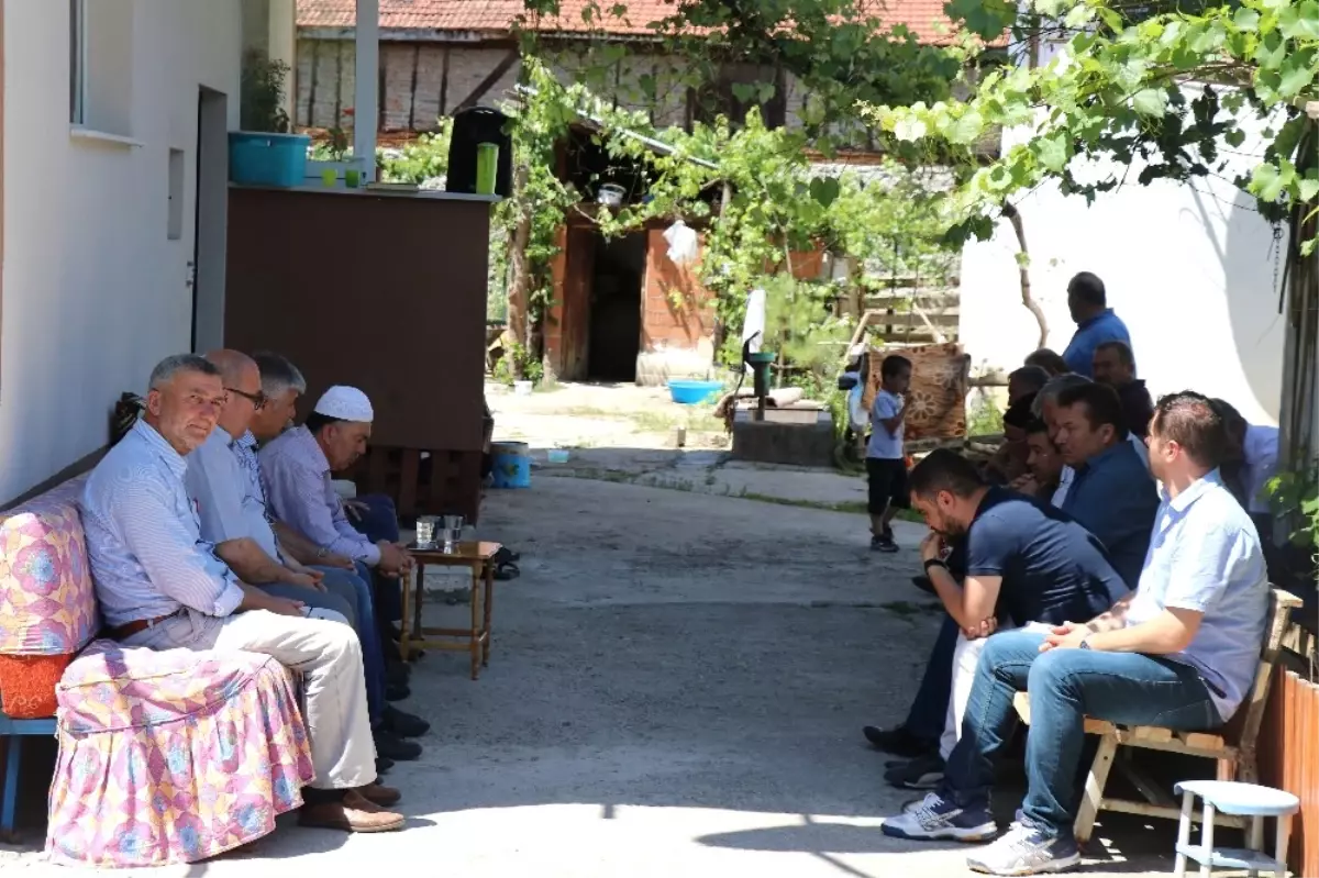 Aynı Gün Ölen Anne ile Oğlun Acılı Ailesi Taziyeleri Kabul Ediyor