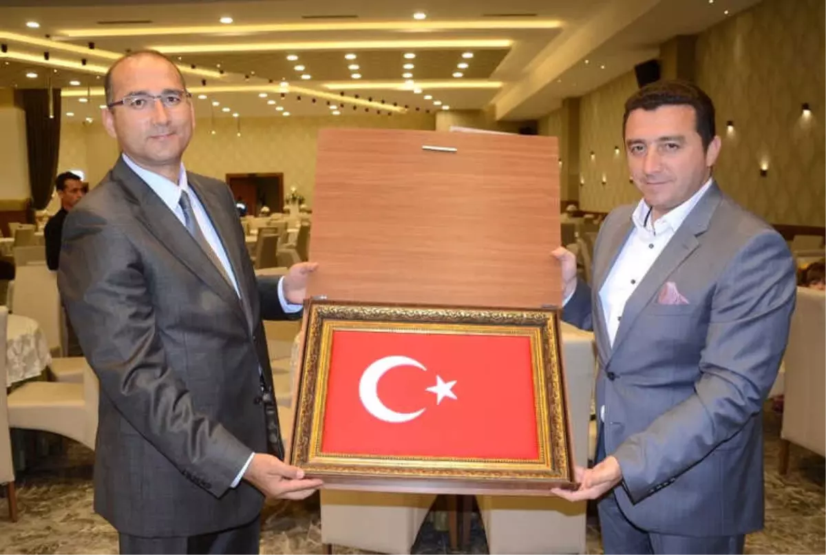 Binbaşı Süleyman Can\'a Veda Yemeği