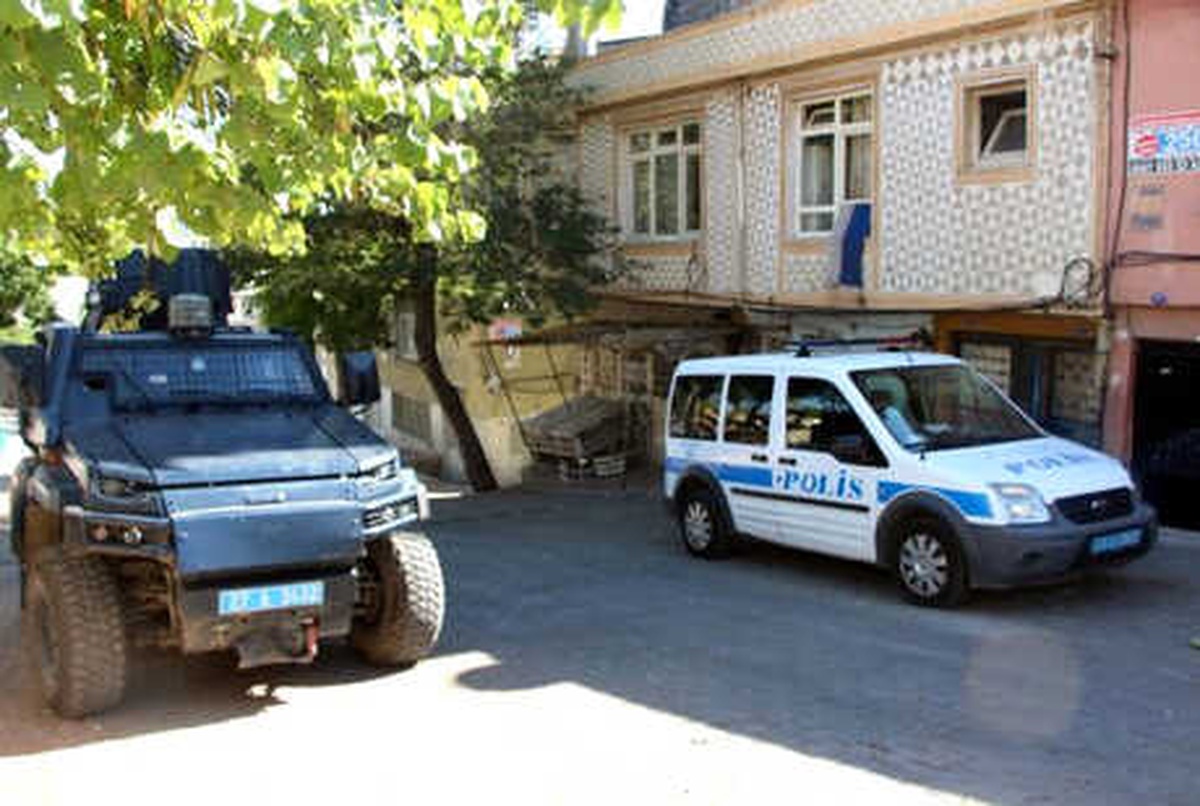 Cinsel İstismar\' İddiasıyla Ayağa Kalkan Mahallede Polis Önlemi