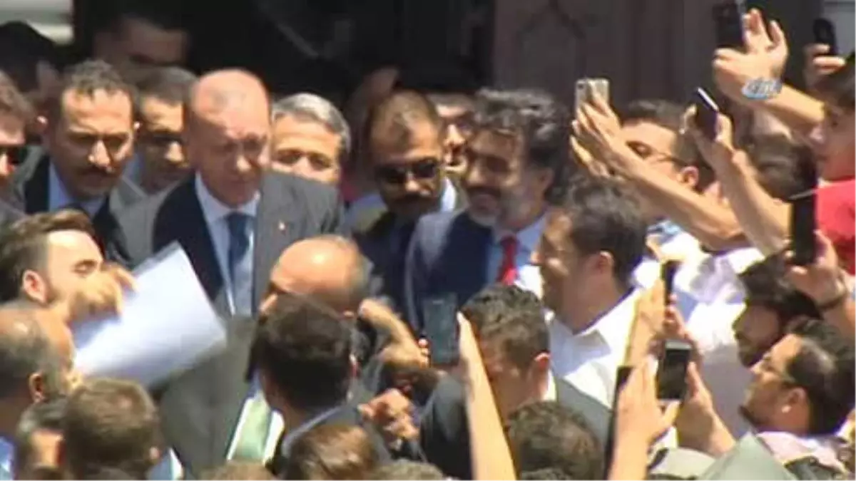 Cumhurbaşkanı Erdoğan\'a Vatandaşlardan Yoğun İlgi