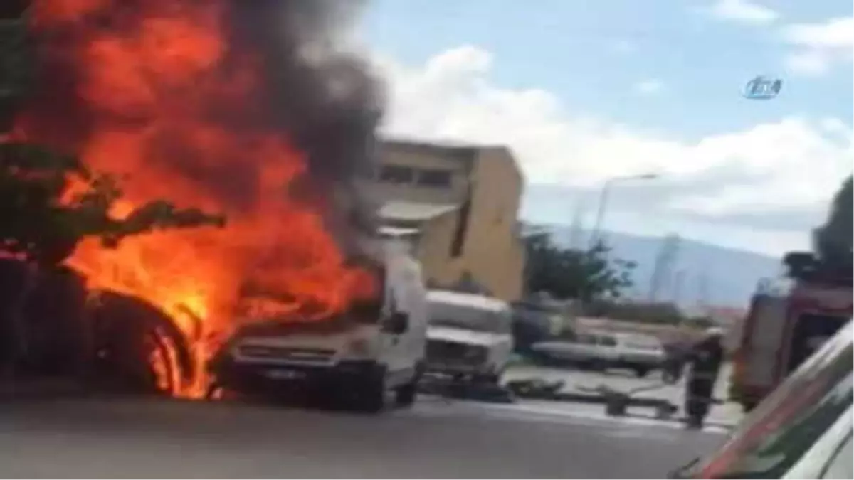 Erzincan\'da Plastik Borulardan Çıkan Yangın Paniğe Neden Oldu