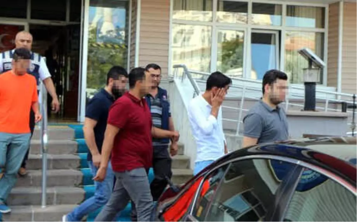 Kırıkkale\'de Fetö Şüphelisi 8 Asker Adliyede