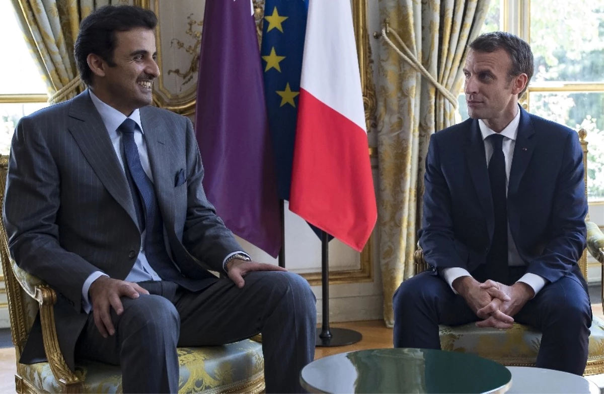 Macron, Katar Emiri\'ni Ağırladı
