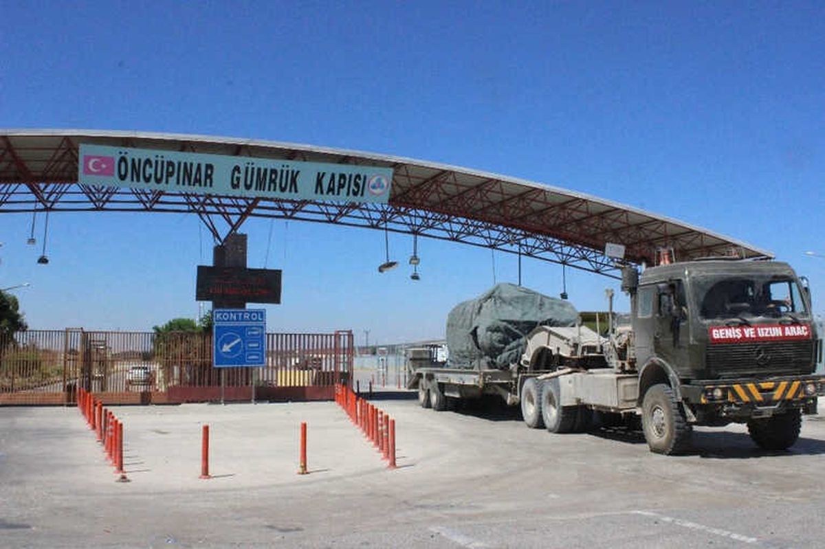 Münbiç ile Tel Rıfat Sınırına Sevkıyat Hız Kesmeden Sürüyor