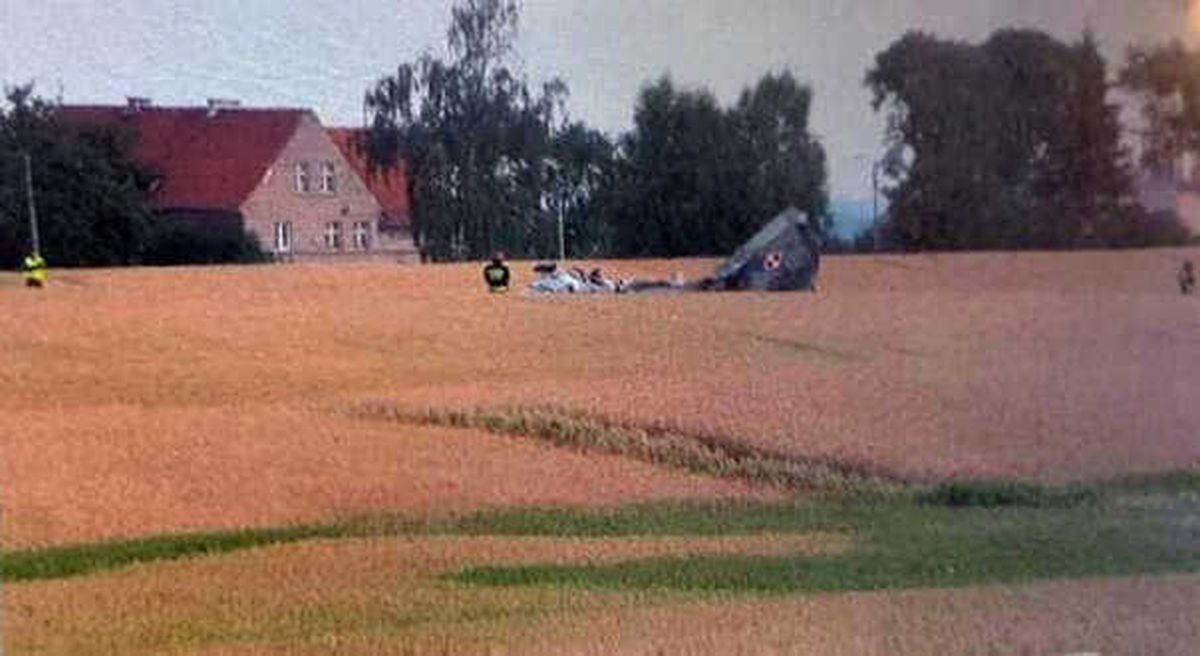 Polonya\'da Savaş Uçağı Düştü, Pilot Hayatını Kaybetti