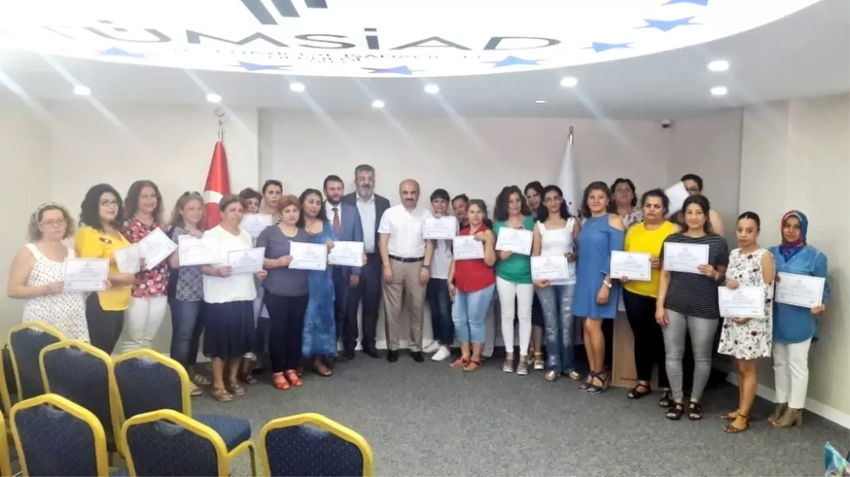 Rehber Personel Kursiyerleri Sertifikalarını Aldı