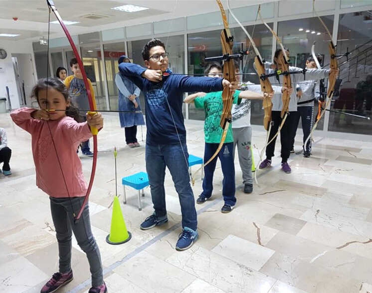 Tekirdağ\'da Çocuklar Ata Sporu Okçuluğu Öğreniyor