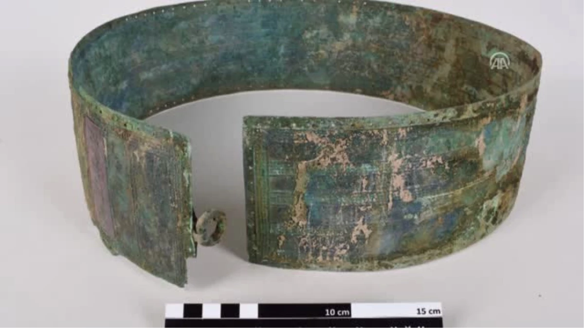 Urartu Dönemine Ait Bronz Savaş Kemeri Yakalandı