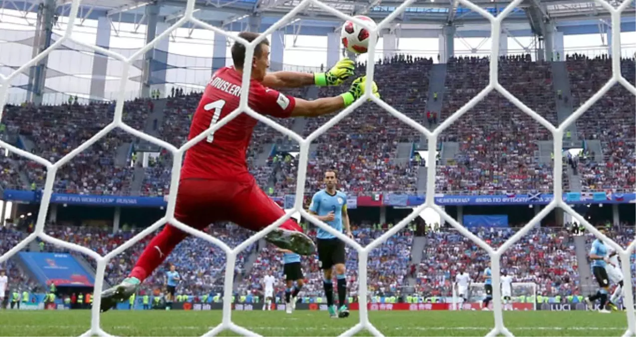 Uruguay Kalecisi Muslera Fransa Maçında Büyük Bir Hataya İmza Attı