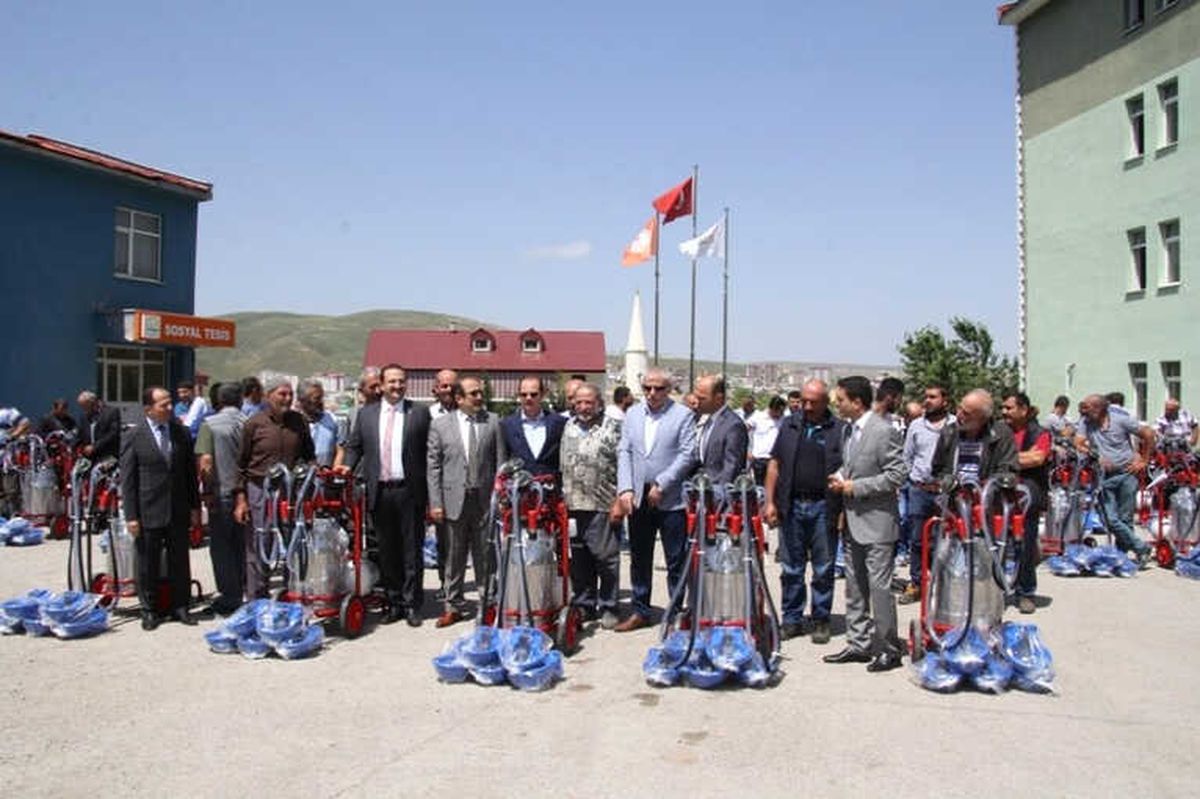 80 Çiftçiye 80 Adet Süt Sağma Makinesi ve Ekipman