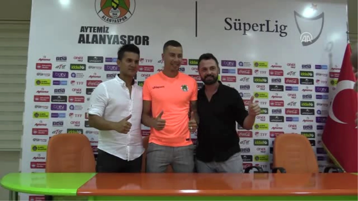 Alanyaspor Forvet Emre Güral ile Anlaştı