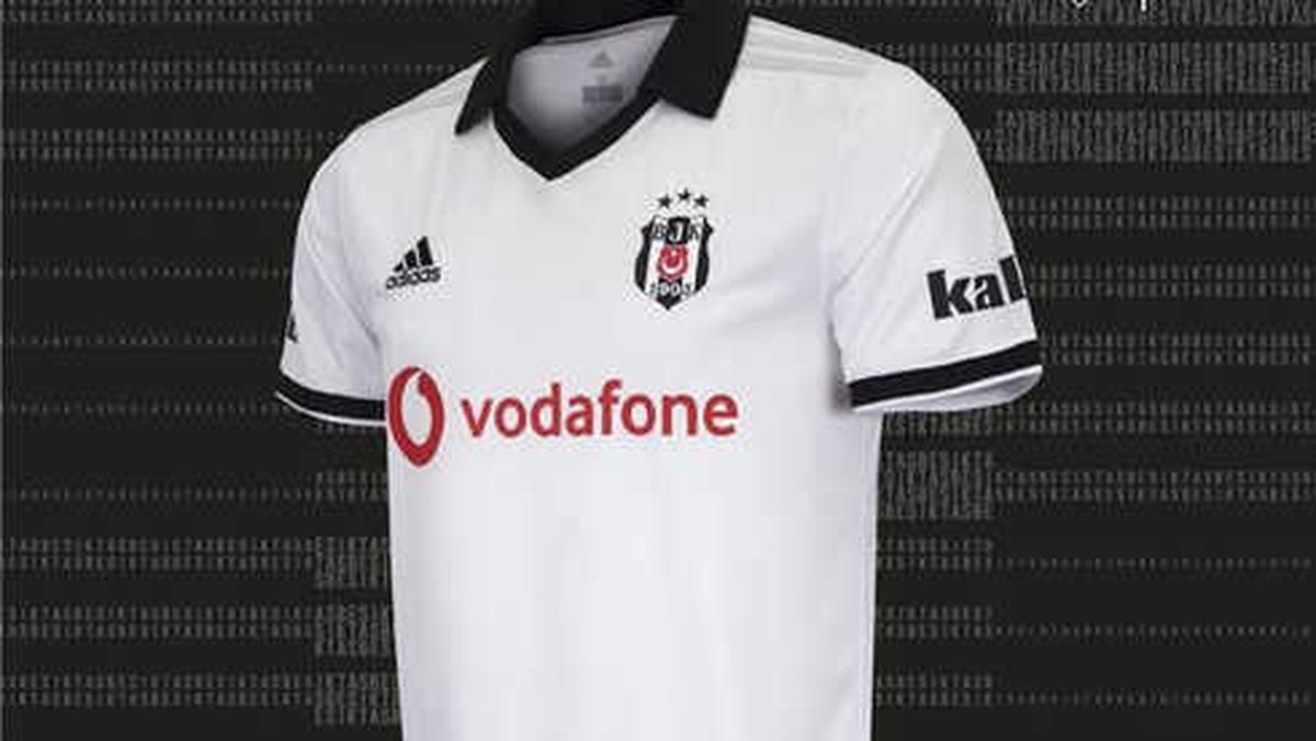 Beşiktaş\'ta Yeni Sezon Formaları Satışa Çıkarıldı