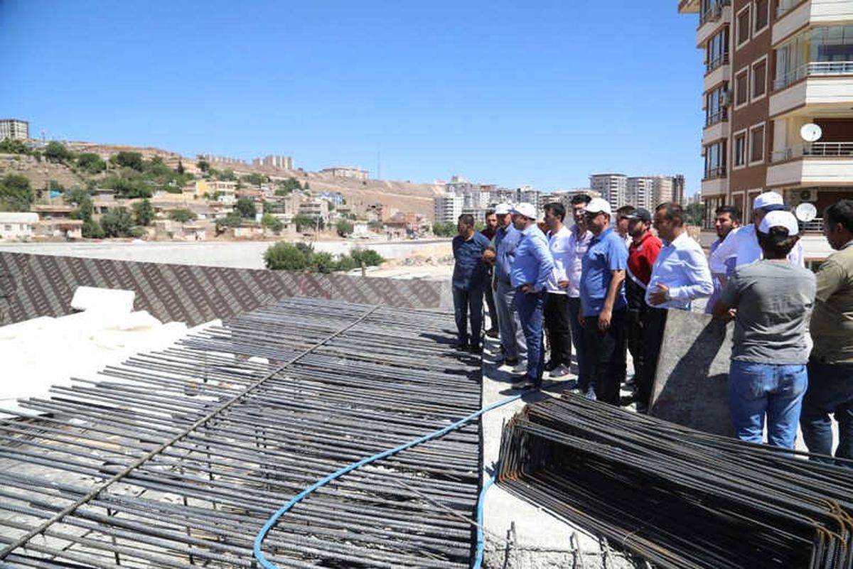 Çiftçi Yapılan Çalışmaları İnceledi