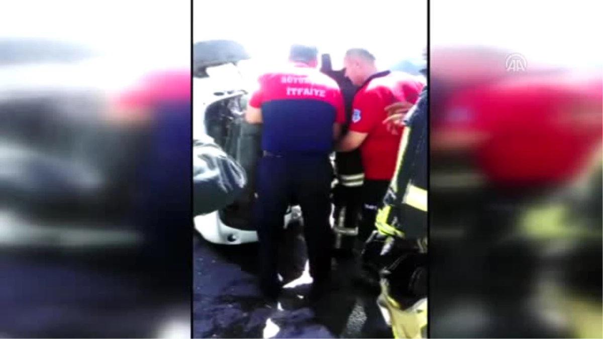Denizli\'de Hafif Ticari Araç ile Otomobil Çarpıştı: 9 Yaralı