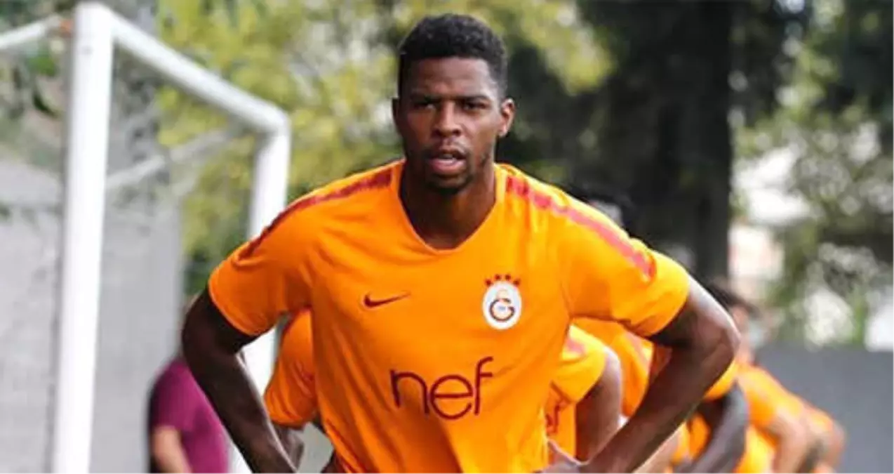 Galatasaraylı Donk\'tan Takipçisine Küfürlü Yanıt!