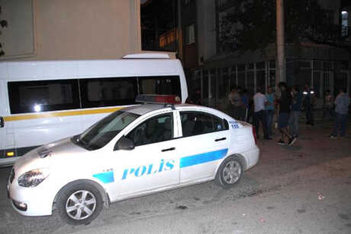 Dövdüğü Engelli Adamın 2 Oğlunu Yaraladı