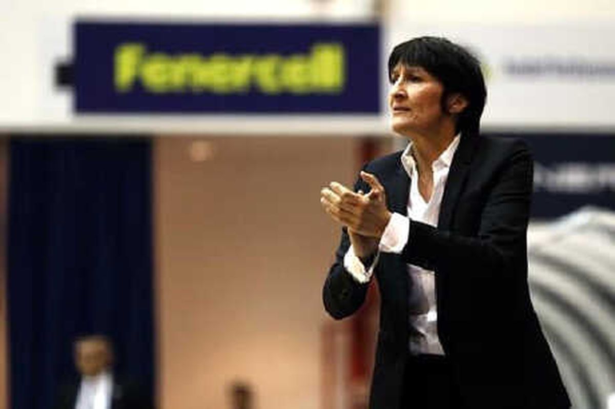 Fenerbahçe Kadın Basketbol Takımı\'ndan Art Arda İmzalar