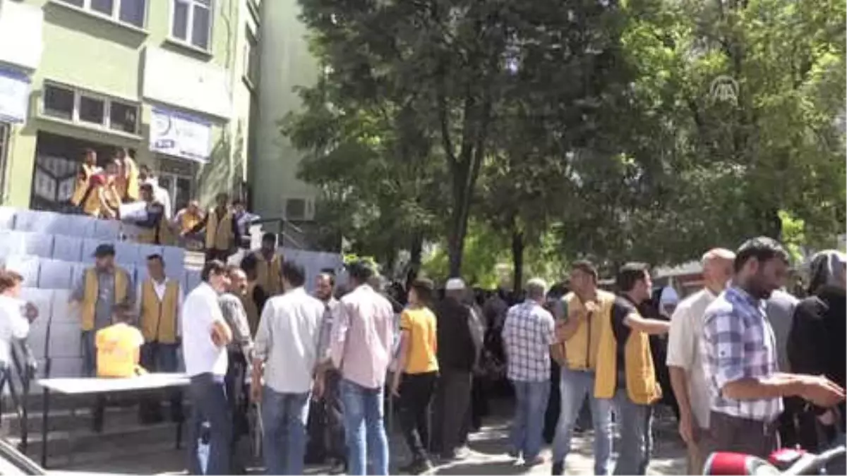 İhtiyaç Sahibi Ailelere Yardım