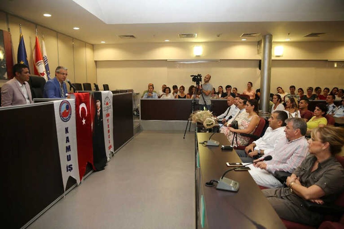 Karşıyaka\'da Memurlara Yüzde 30 Zam