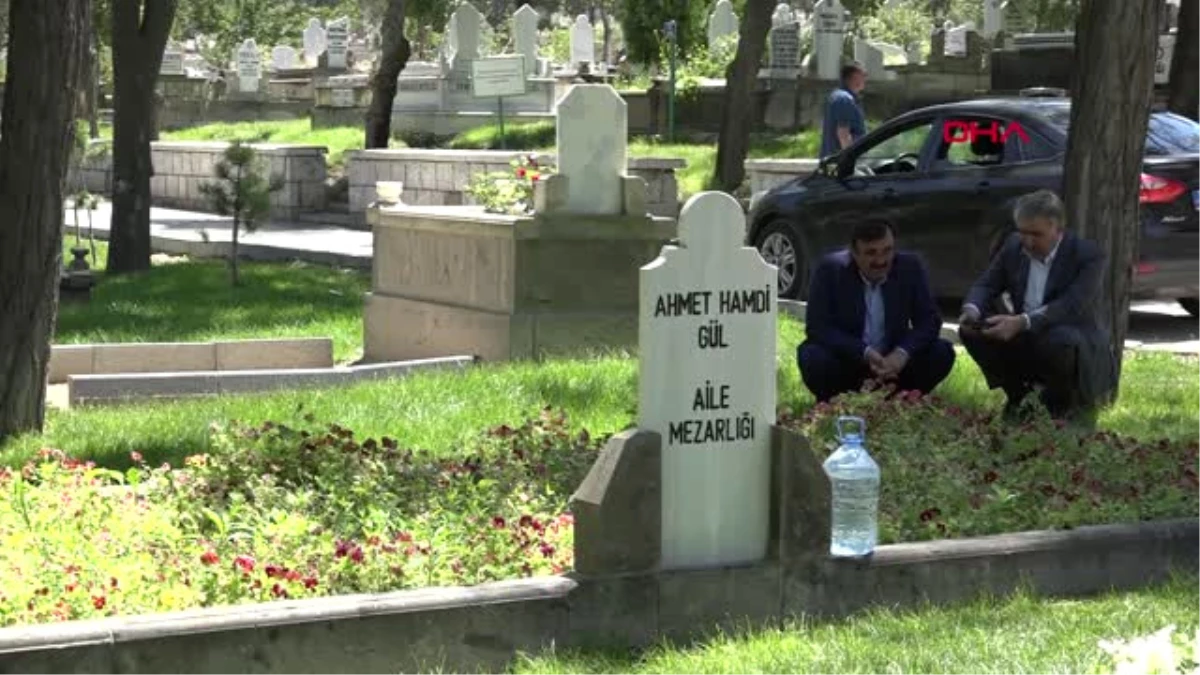 Kayseri Abdullah Gül, Babasının Mezarını Ziyaret Etti Hd