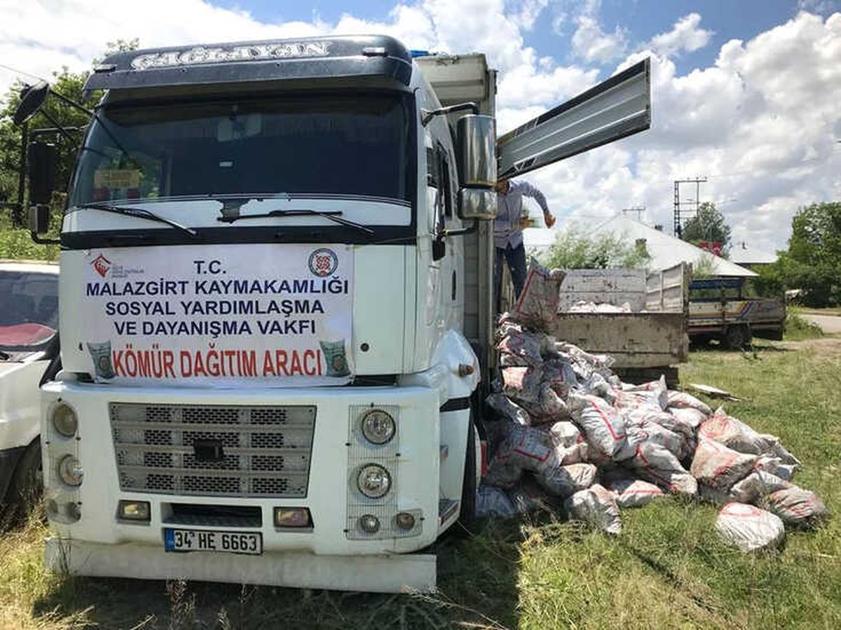 Malazgirt\'e Kömür Dağıtımı Yapılıyor