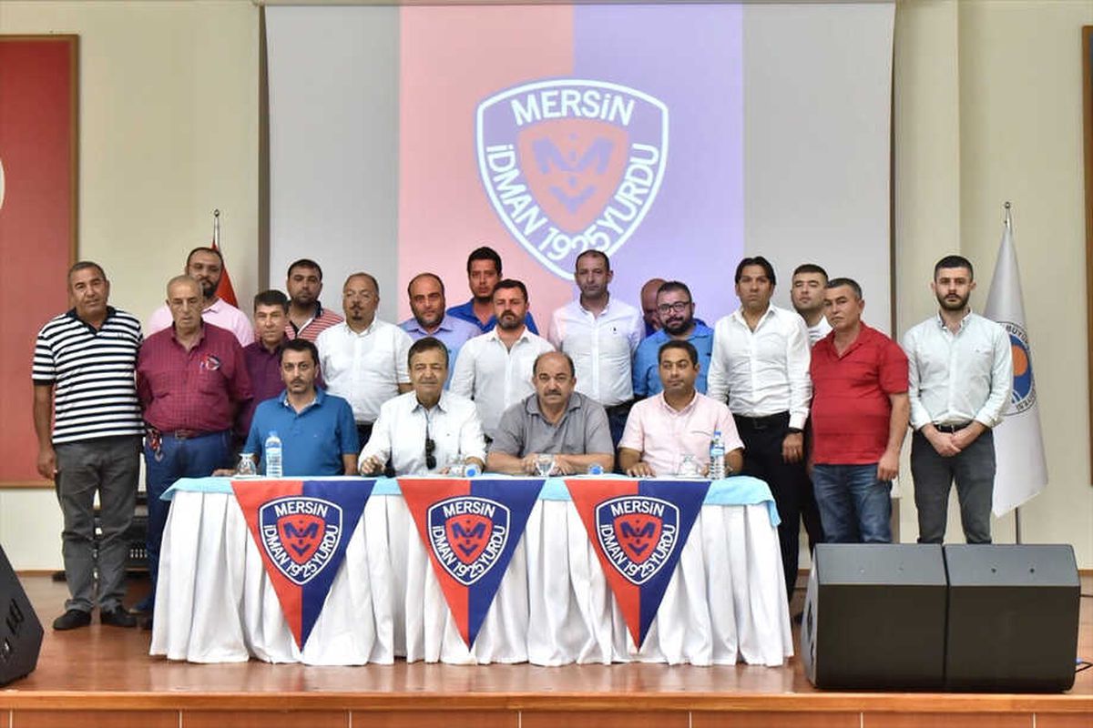 Mersin İdmanyurdu\'nda Nöbet Değişimi