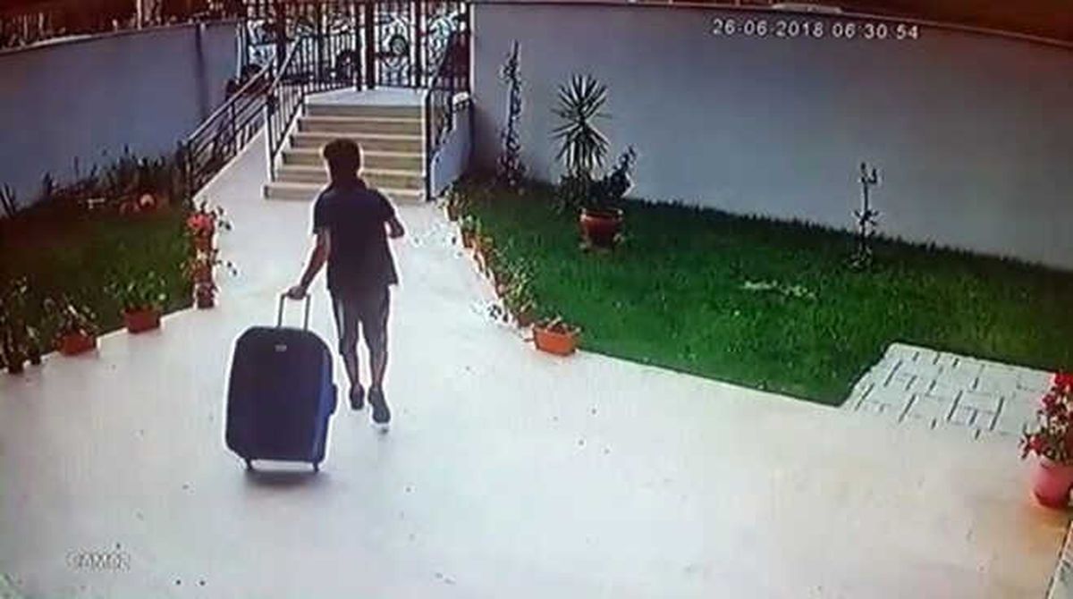 Poşetle Girdiği Binadan Bir Bavul Ayakkabı Çalarak Çıktı