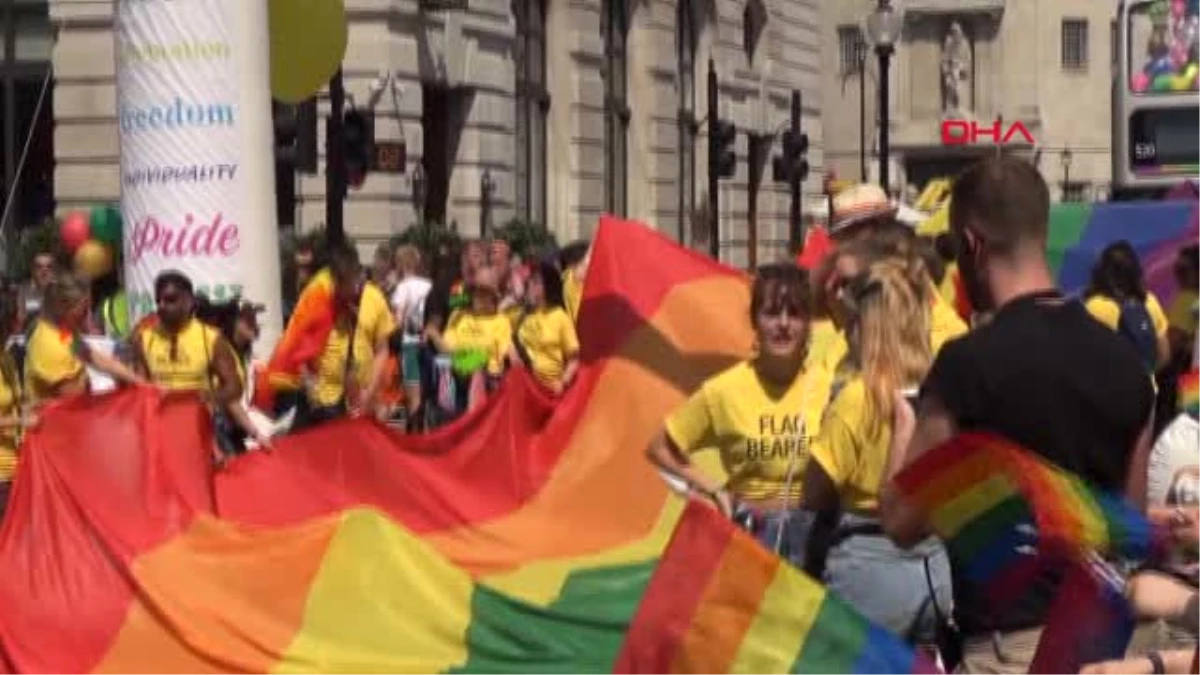 Pride London Yürüyüşü Başladı