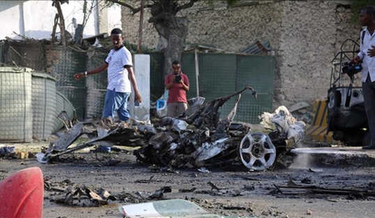 Somali\'de Bakanlığa Bomba Yüklü Araçla Saldırı