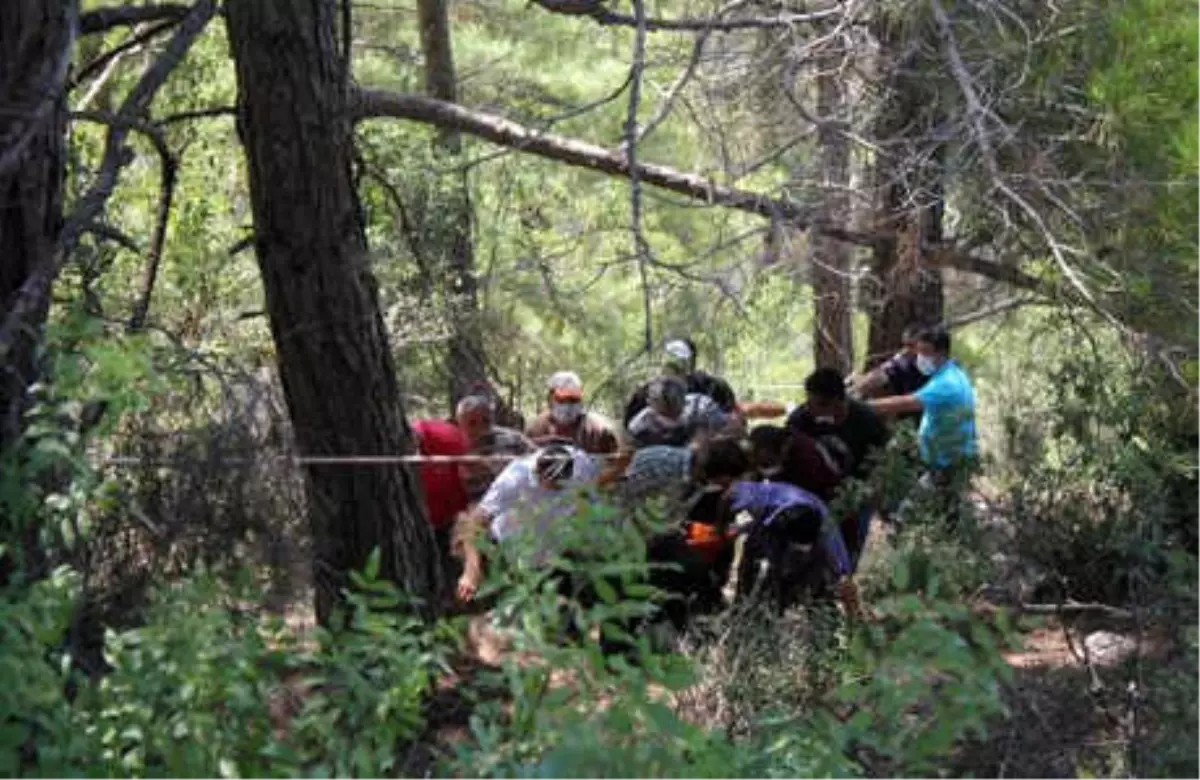 4 Gündür Aranan 4 Kişi, 300 Metrelik Uçurumda Ölü Bulundu (2)