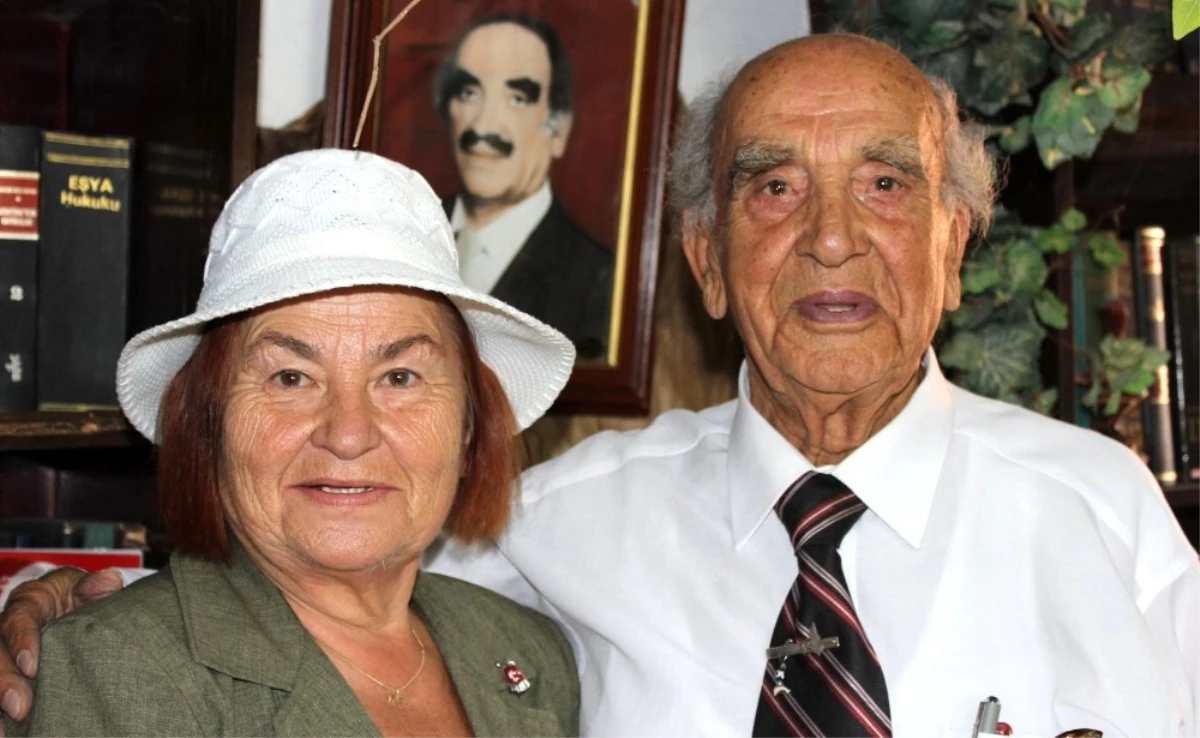 Ahi Baba Mustafa Karagüllü\'nün Eşinden "Ahilik Vakfına Kütüphane Bağışı" Açıklaması