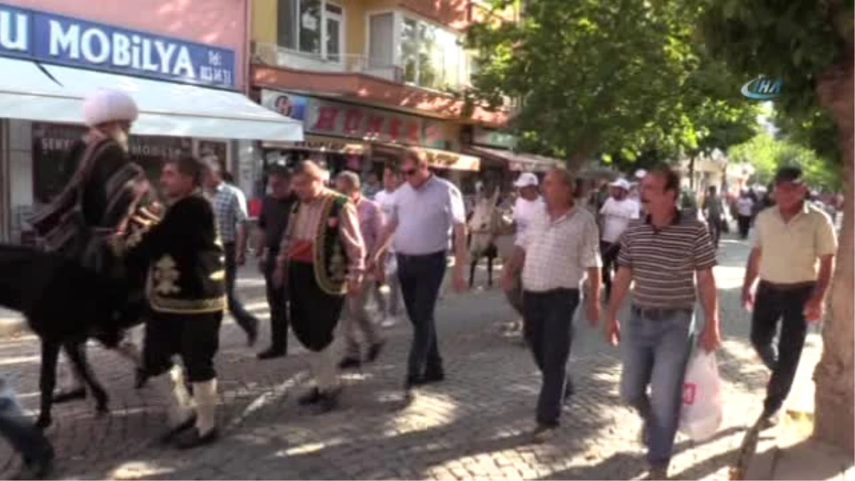 Akşehir\'de "Eşeğe Binme ve En Güzel Gözlü Eşek Yarışları" Yapıldı