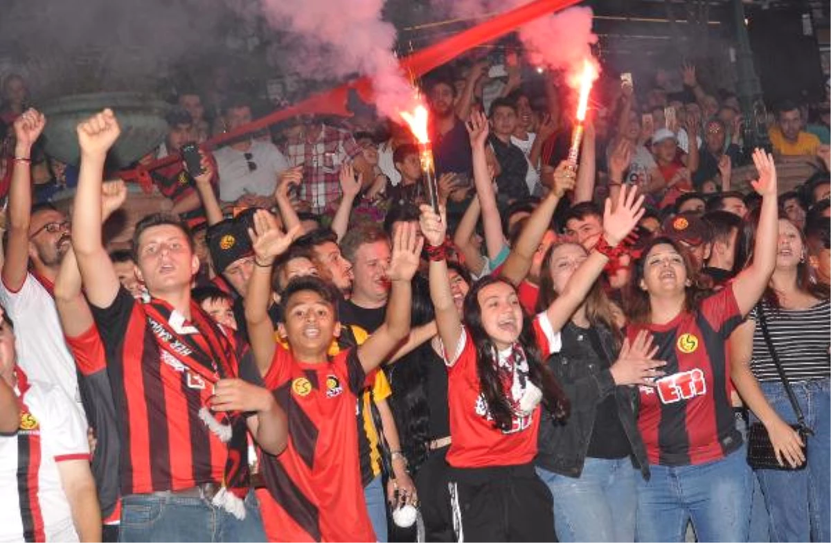 Eskişehirspor Camiası, Kulübün Kuruluş Yıldönümünü Kutladı