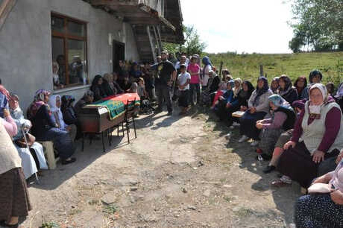 Kaçak Ocaktaki Göçükte Ölen 2 Madenci Toprağa Verildi (2)