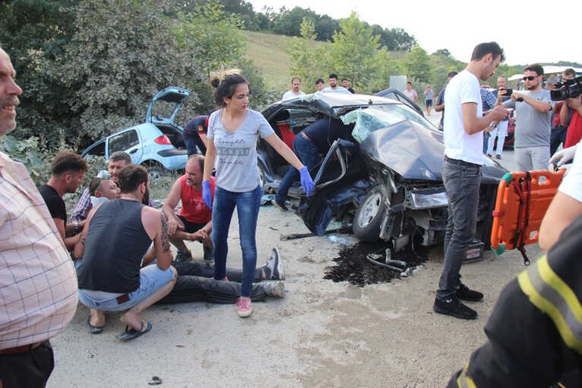 Kocaeli\'nde Zincirleme Kaza: 1 Ölü, 15 Yaralı