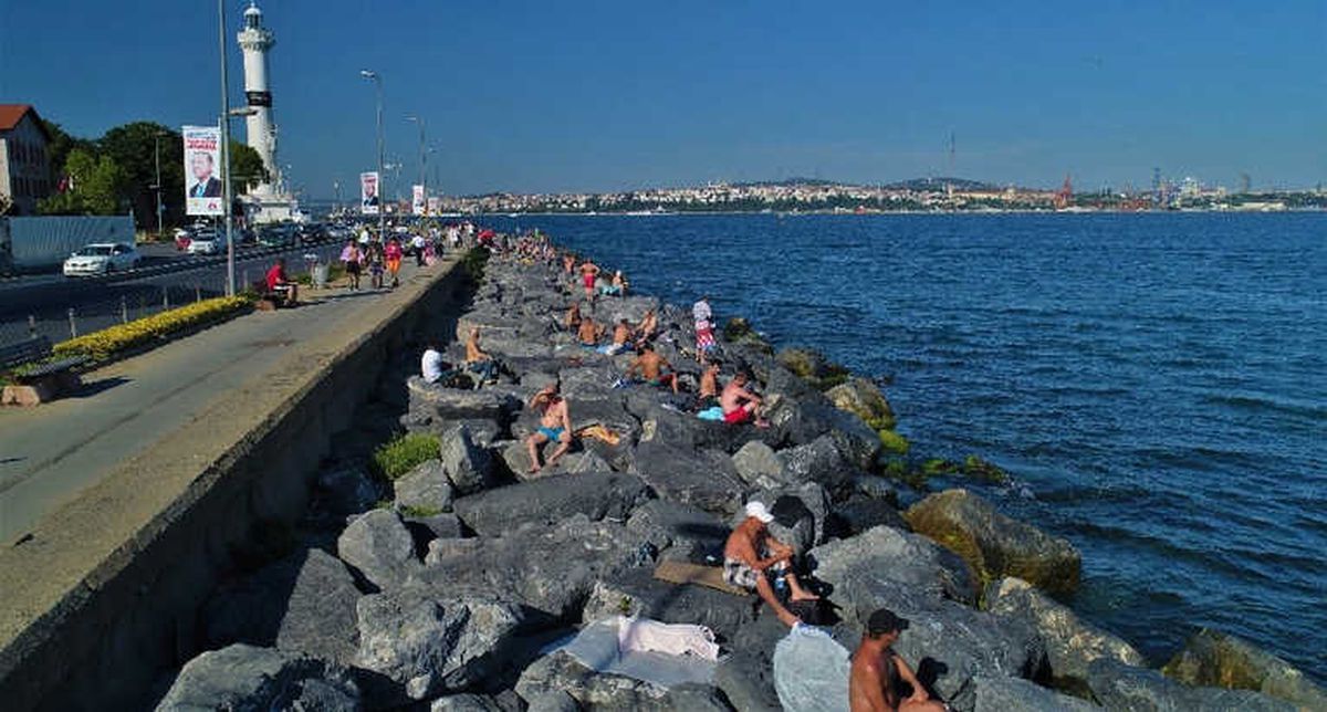 Plaja Dönen Sarayburnu Sahili Havadan Görüntülendi