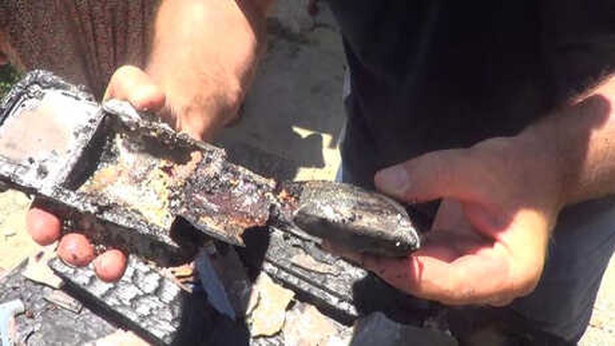 Şarjdaki Cep Telefonu Bomba Gibi Patladı