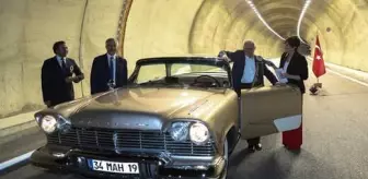 1957 Model Klasik Otomobilin Sahibi, 'Son Başbakan Kullandı' Diye Gözü Gibi Bakıyor