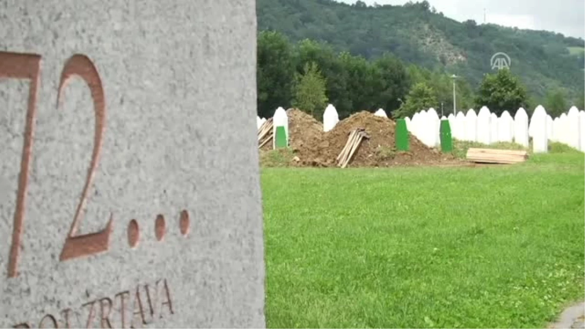 Srebrenitsa\'daki Soykırım Kurbanlarının Mezarları Hazırlandı - Bosna