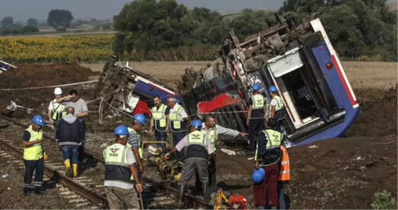 24 Kişinin Can Verdiği Tren Faciasında Gözaltı Sayısı 6\'ya Yükseldi!