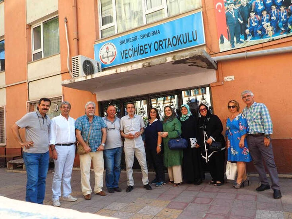 52 Yıl Sonra Okul Arkadaşları ile Buluştular