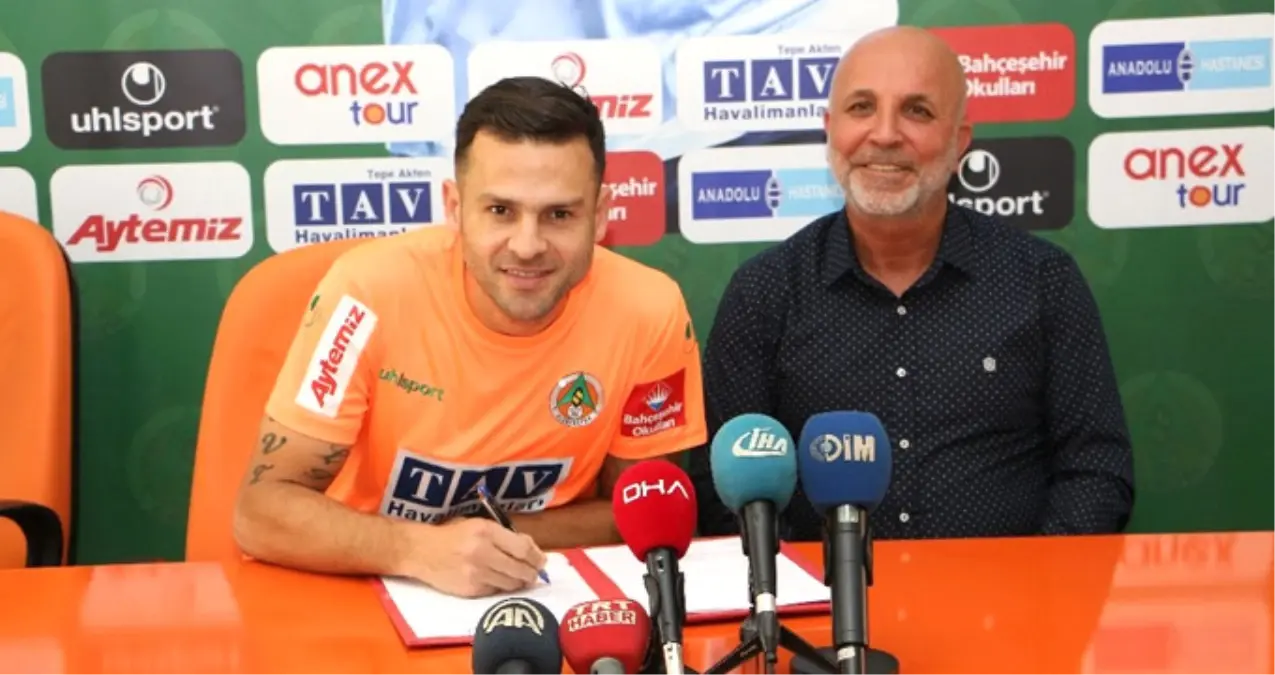 Alanyaspor, Eski Beşiktaşlı Bobo\'yla Anlaştı